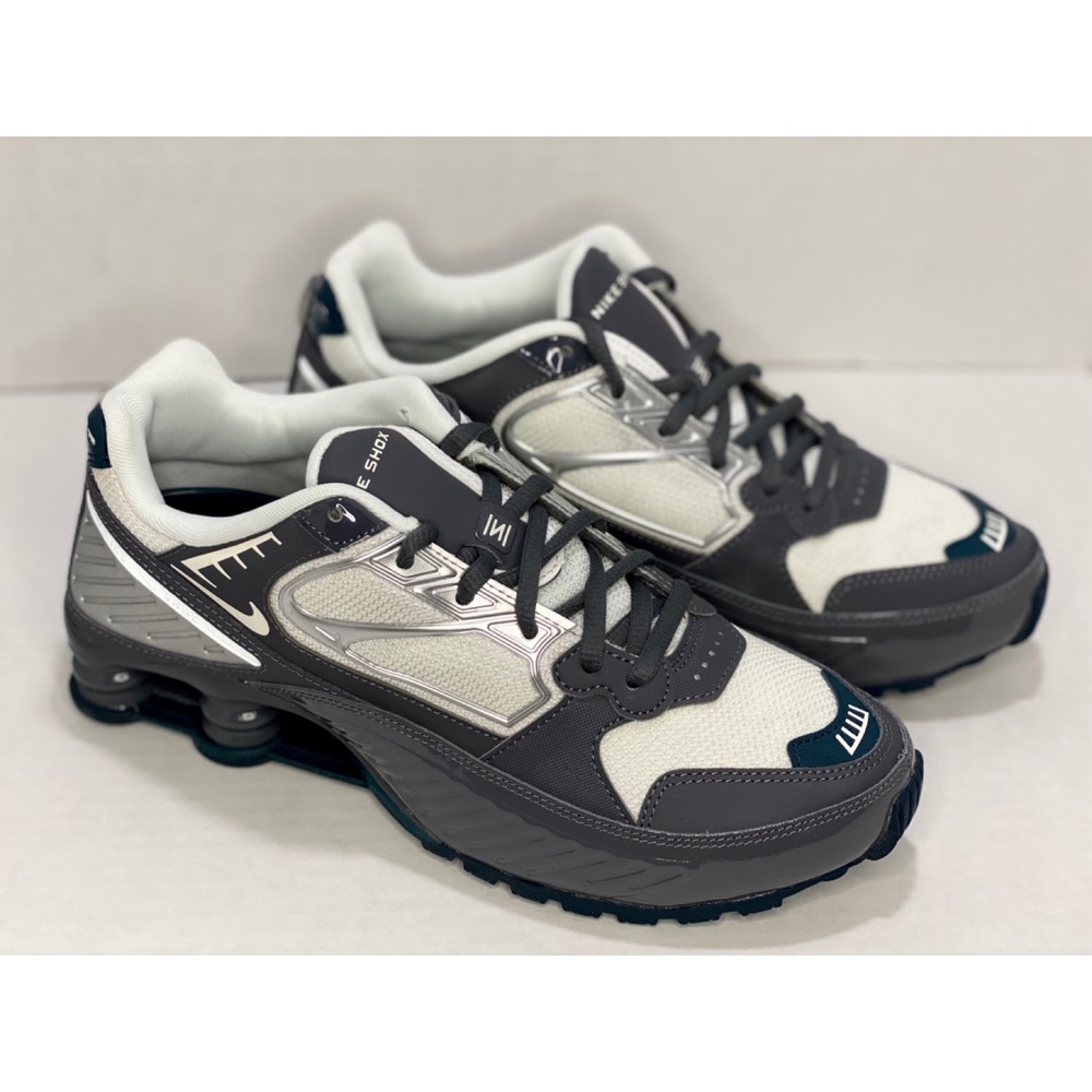 Nike Shox Enigma sz 8.5 & 8 Grey White
